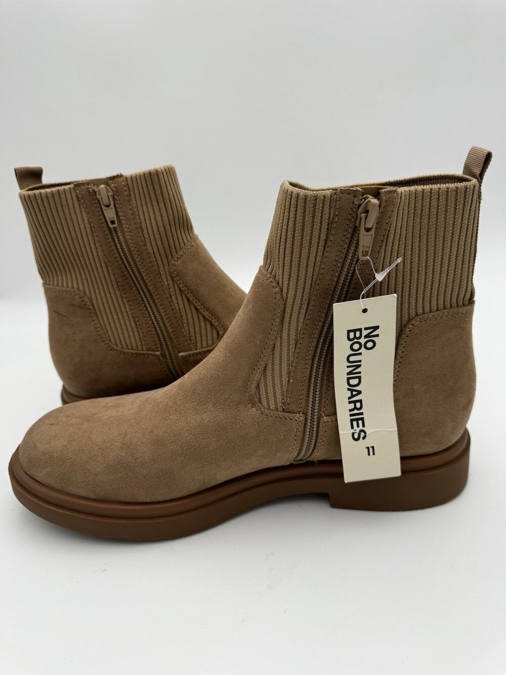 No Boundaries Women’s Size 11 Tan Chelsea Ankle Boots NWT